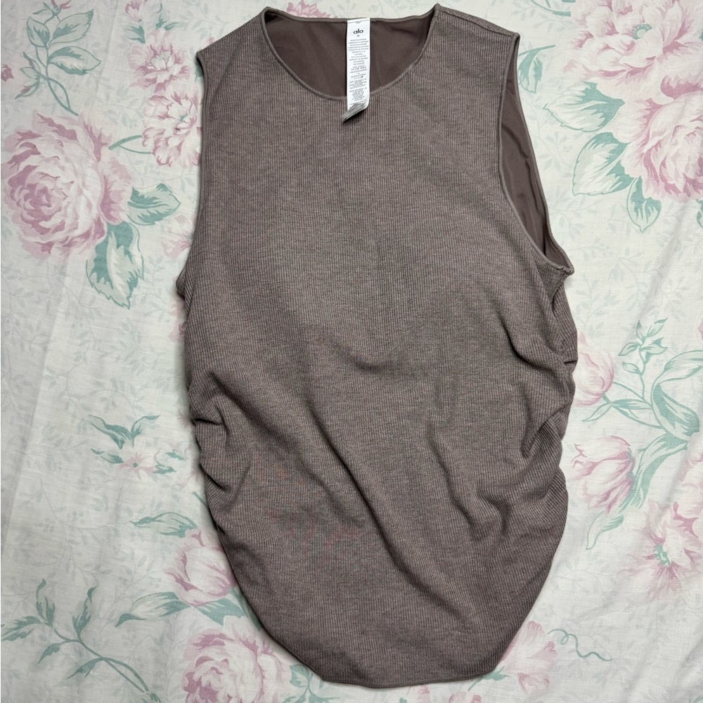 Alo Ribbed En Pointe Tank